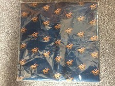 Sciarpa aviatore in seta a tema corse di cavalli blu soprano - mai aperta 