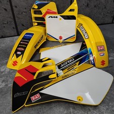 Plastiche + Grafica Suzuki
