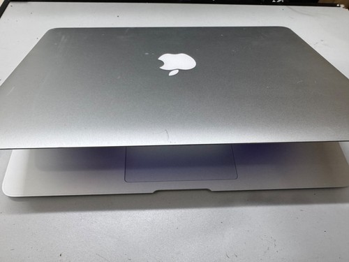 Apple macbook air 2017 - 13",