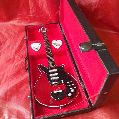 Brian may queen miniature - queen, 10"