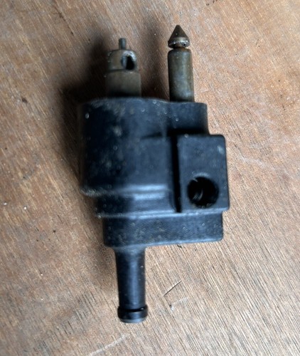 Connettore carburante lato - connettore,