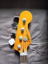 Squier Jazz Basso Classic Vibe