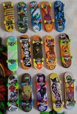 Lotto 15 Mini Skateboard Tech Deck + 13 Mini Gormiti