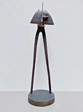 Scultura in ferro Helmut Staeger astratta moderna tribale mistica upcycling