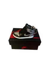 MINI SNEAKERS 3D PORTACHIAVI JORDAN "3D" MINI SHOES ✅ Bianca E Oro ?