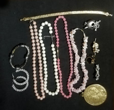 Vintage Jewelry Lot Necklaces