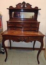 Scrittoio in legno con alzata, 5 cassetti, specchio e mensola