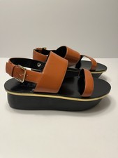 Sandali con zeppa e plateau