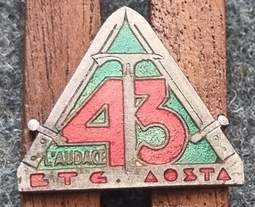 Distintivo 43 - r.e.i., 43^