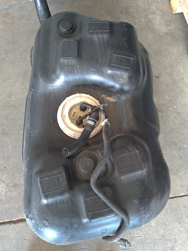Serbatoio carburante con - carburante,