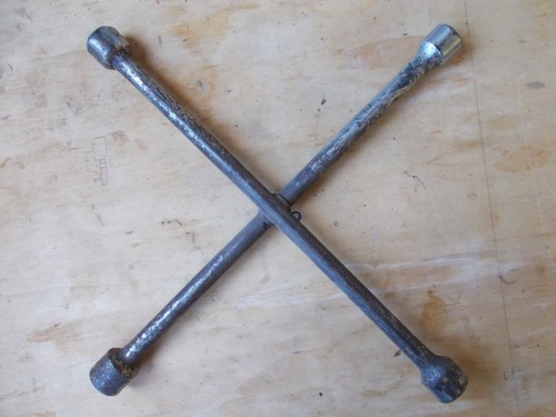 Chiave croce per - croce, auto