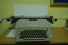 Macchina da scrivere manuale vintage  Olivetti linea 98.