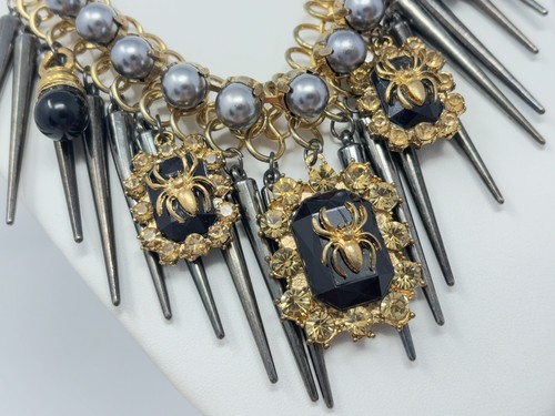 Collana bavaglino