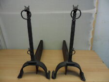 ALARI IN FERRO BATTUTO CON TESTE DI LUPO E ACCESSORI