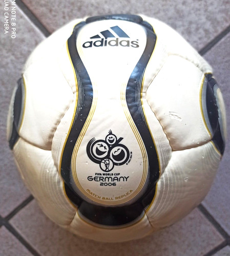 Adidas teamgeist replique ball - teamgeist,
