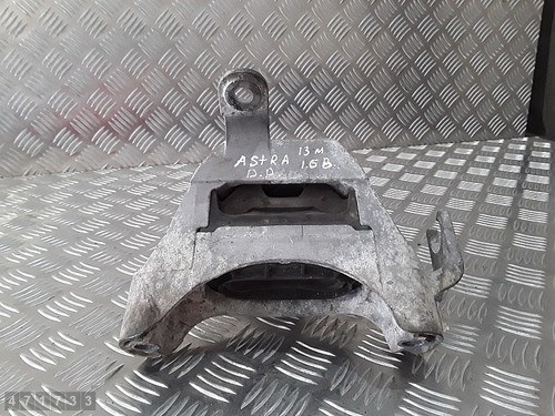 2013 opel astra front right - 2013,