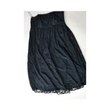 ELEGANTE ABITO IN PIZZO NERO