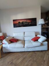 divano 2 /3 posti, in pelle vera , bianco , ottime condizioni.