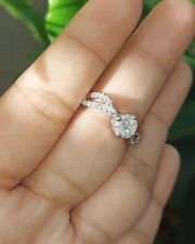 Splendido anello donna a