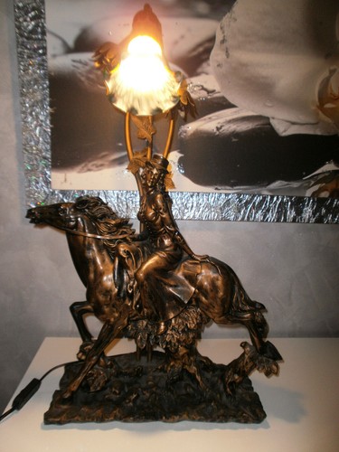 Lampada con statua metallo - statua, in