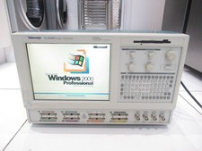 TEKTRONIX TLA5204 136CH 235MHz
