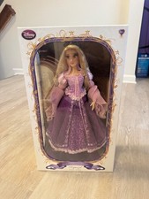 Disney store rapunzel - le,
