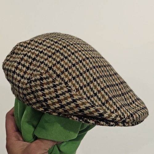 Cappello berretto piatto