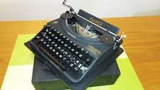 Macchina da scrivere: Oliver portatile - Made in England - degli anni 40'