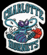 TOPPA LOGO SQUADRA DEFUNTA CHARLOTTE HORNETS NBA BASKETBALL 1989-2002 VINTAGE 2,75"