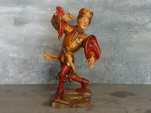 Vecchia scultura danzatore - vecchia,