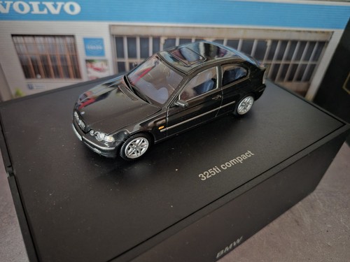 Minichamps 2001 bmw serie - 1/43,