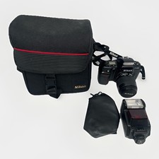 Nikon F-601 fotocamera reflex + obiettivo AF Nikkor 35-80 mm + flash SB-22