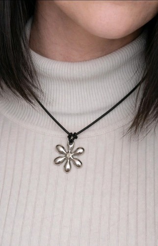 Collana con ciondolo fiore - collana, a