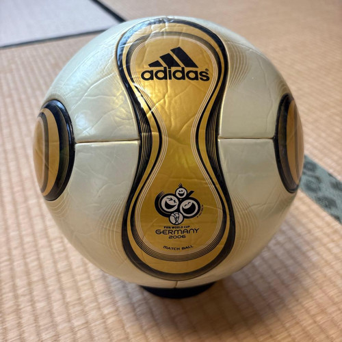 Adidas teamgeist gold fifa - teamgeist,