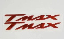 2 ADESIVI MOTO IN RESINA 3D SCRITTA TMAX COMPATIBILE YAMAHA T MAX 500 ROSSO Post