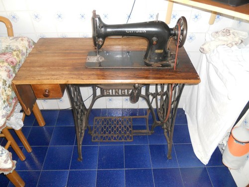 Macchina cucire funzionante - cucire,