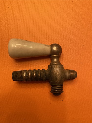 Antico rubinetto valvola - valvola, di
