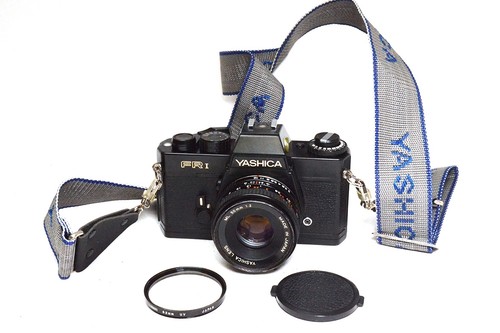 Fotocamera analogica yashica - analogica,