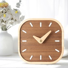 Elegante e moderno orologio da