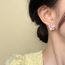 Orecchini design fiori alla