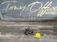 TO-R2622 - STEMMA EMBLEMA CELEBRATIVO 75° ANNIVERSARIO PIAGGIO VESPA