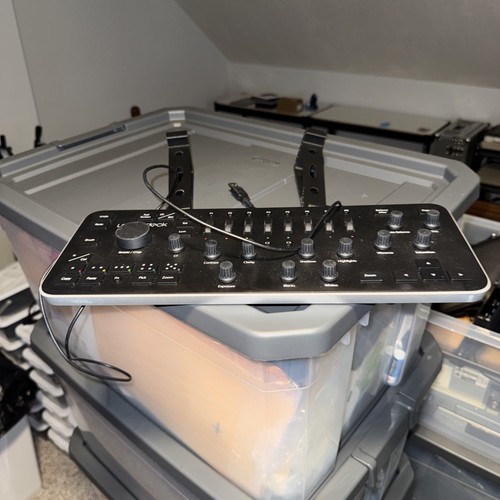 Loupedeck plus controller - +,