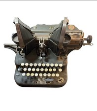 Macchina da scrivere OLIVER n°10 del 1915