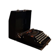 ZL0051 - Macchina da scrivere Remington 1930c.a  portatile  Cesare Verona Torino
