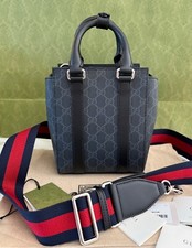 Gucci 696010 GG Supreme Mini