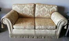 Pregiato Divano Artigianale a 3 posti in Tessuto Damascato ottimo