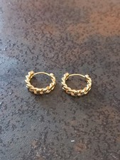 Orecchini a cerchio piccoli in acciaio oro