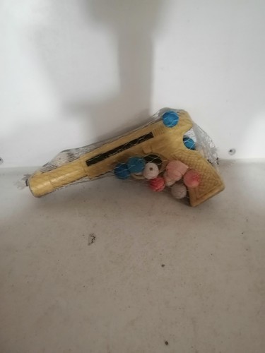 Pistola molla giocattolo - a,
