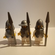 LEGO MINIFIGURA CASTELLO CON LANCIA 