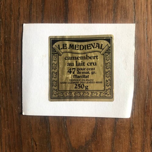 Camembert medievale al - medievale,